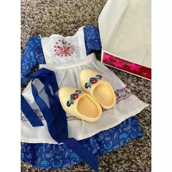 Kirsten’s Baking Outfit NIB - Picture 1 of 6